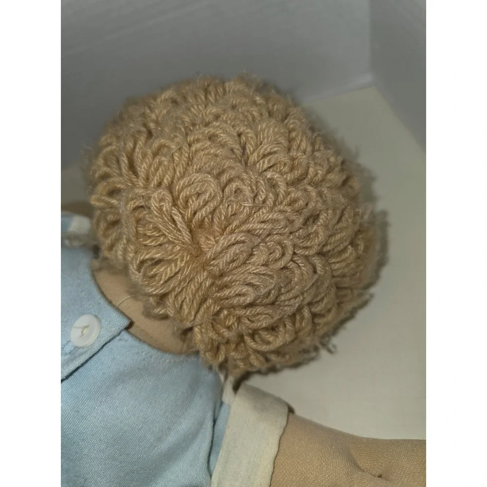 Vintage 1980s Coleco Cabbage Patch Kids boy doll‎ features blonde yarn loop